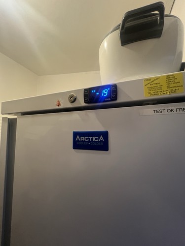 Upright freezer 6ft height - upright,